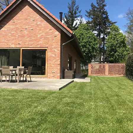 House With Garden Near City Centre Вілла Гент